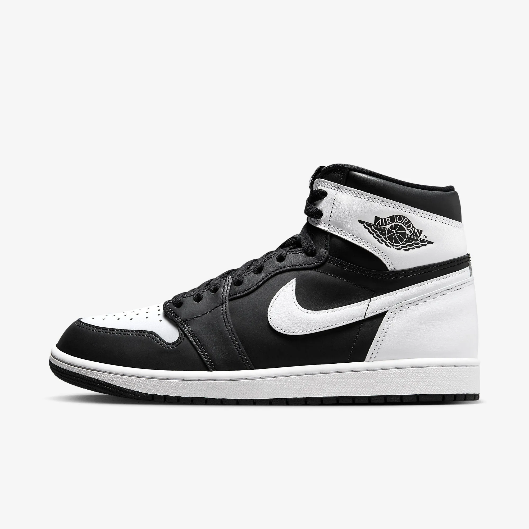 (Men's) Air Jordan 1 Retro High OG 'Black / White' (2024) DZ5485-010