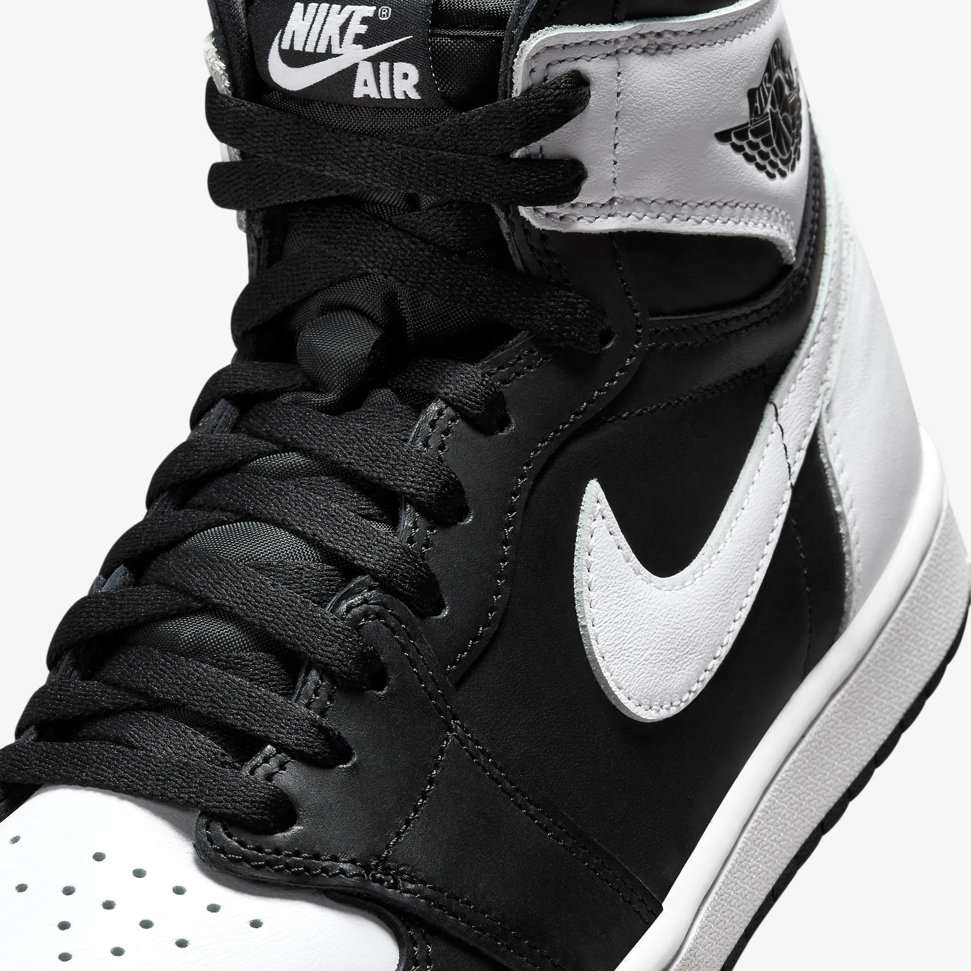 (Men's) Air Jordan 1 Retro High OG 'Black / White' (2024) DZ5485-010